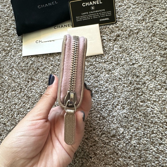 Chanel Zippy Card Holder - Picture 5 of 9